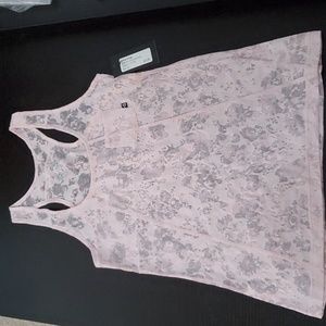 🎄5/$30🎄NWT Silver Icing Tank